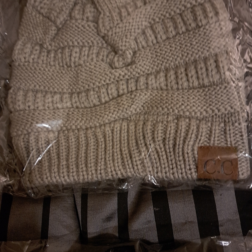 𝅺C.c Knitted Confetti Beanies Brand New - Picture 6 of 15